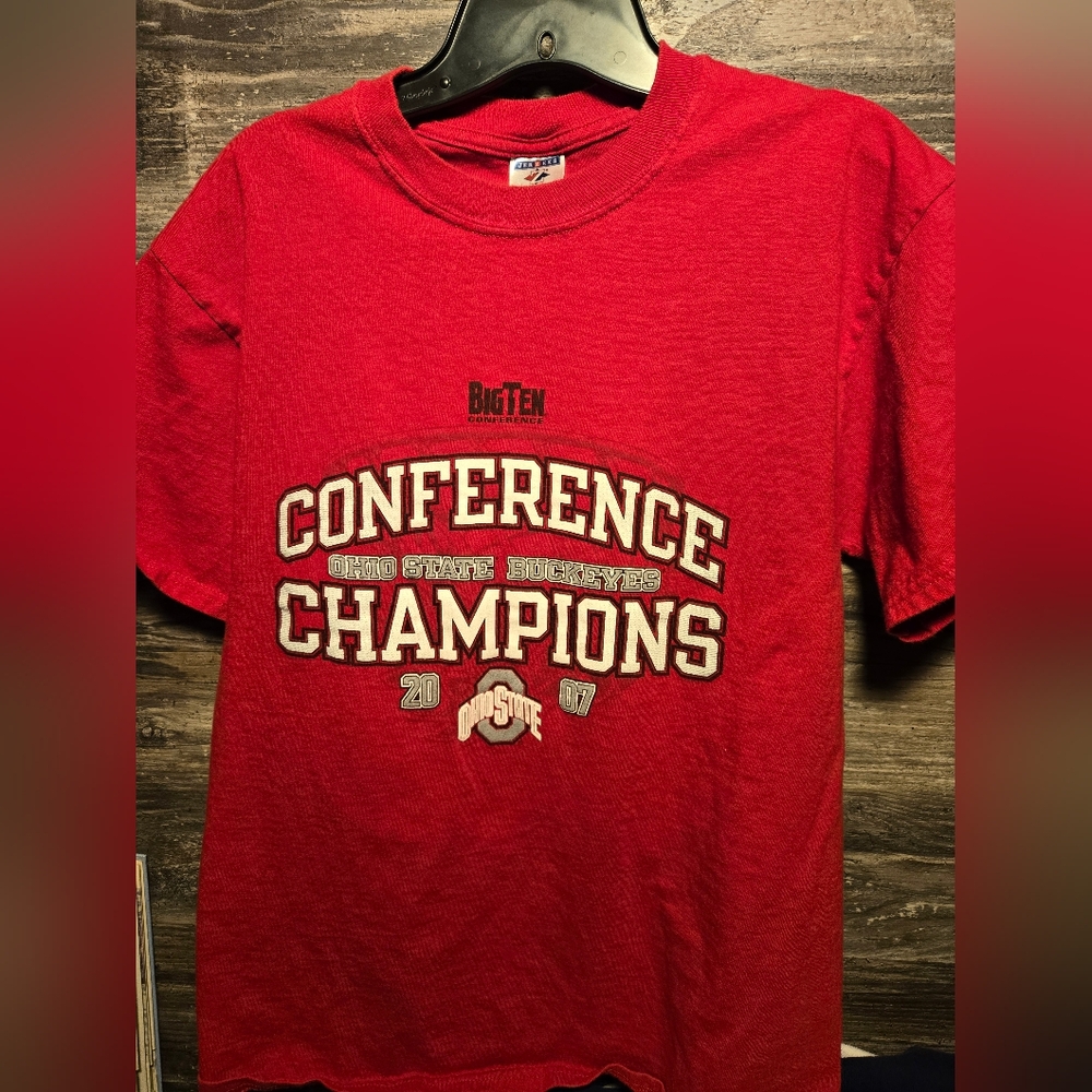 2007‎ Ohio state Buckeyes T-SHIRT  Men’s Size Medium Red Short Sleeve